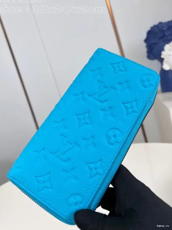 VUITTON cm ZIPPY WALLET-10*20*2 LOUIS 0610